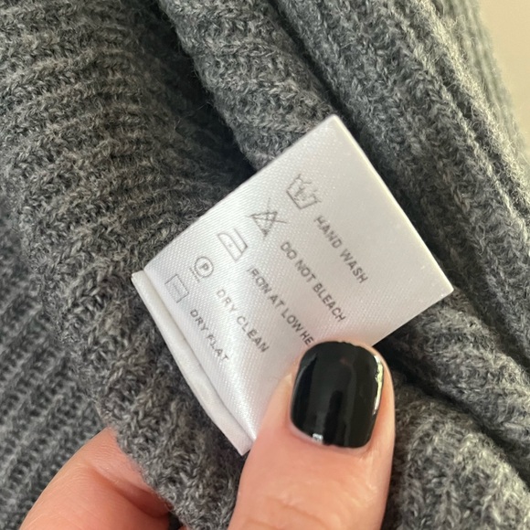 Weekend Stories Poncho - Picture 5 of 8